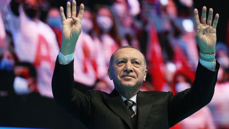 Erdogan mantiene un pulso con la Unión Europea que ha mantenido las relaciones bilaterales en altas y bajas constantes.