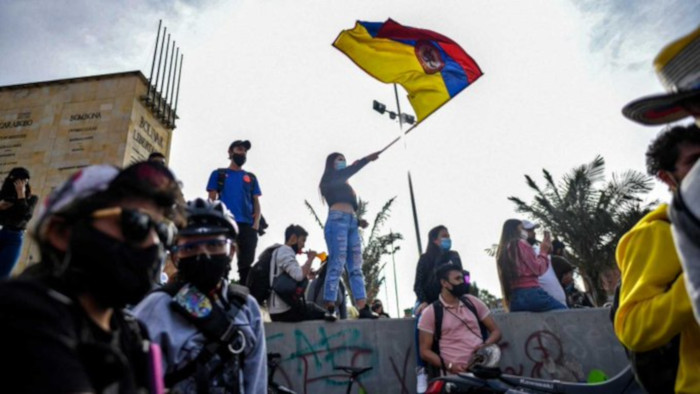 En el marco de las protestas contra las polìticas neoliberale del Gobierno de Colombia, la ONG Temblores reportò 2095 casos de abuso policial.