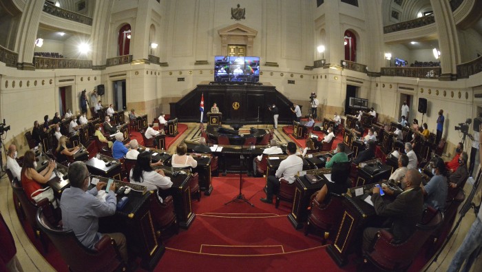 En la audiencia, parlamentarios cubanos, invitados extranjeros y representantes de la Cancillería expusieron los daños del bloqueo de los Estados Unidos sobre este país.
