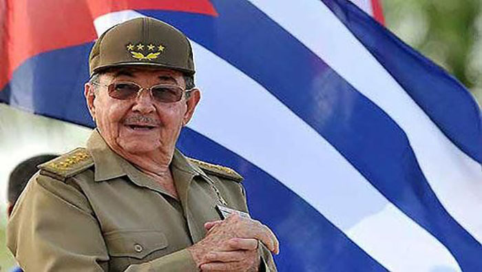 Raúl Castro formó parte del grupo de 82 hombres que, a bordo del Granma, emprendió viaje hacia Cuba con el objetivo de iniciar la lucha contra la dictadura de Batista.