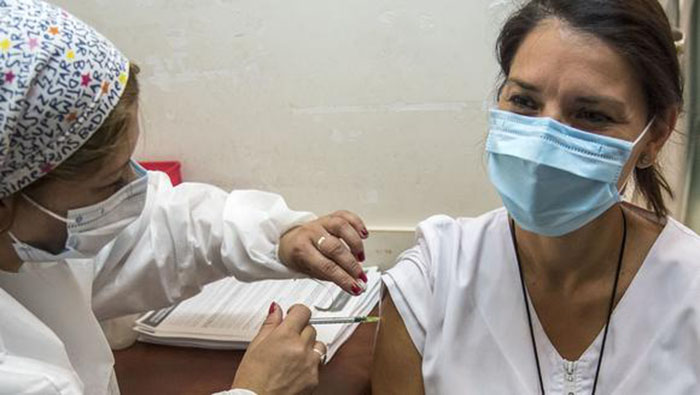 La máxima autoridad sanitaria alertó que Argentina llegó a un total de 85.075 fallecidos por coronavirus, esto debido a las 447 víctimas mortales registradas este sábado.