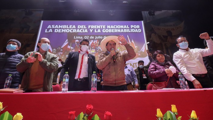 El Frente Nacional rechaza las maniobras de la derecha que pretende escamotear el triunfo de Pedro Castillo frente a Keiko Fujimori.