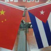 China rechaza el bloqueo de Estados Unidos contra Cuba y manifiesta su solidaridad con La Habana en foros internacionales.