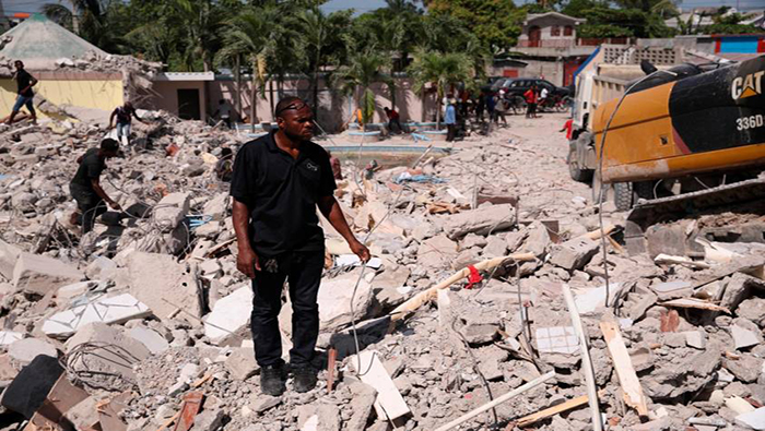 Haití supera los 1.400 decesos tras terremoto de magnitud 7.2