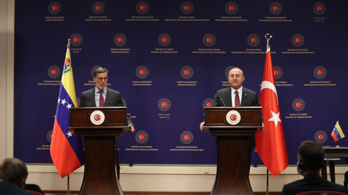 Venezuela y Turquía suscriben acuerdos de cooperación