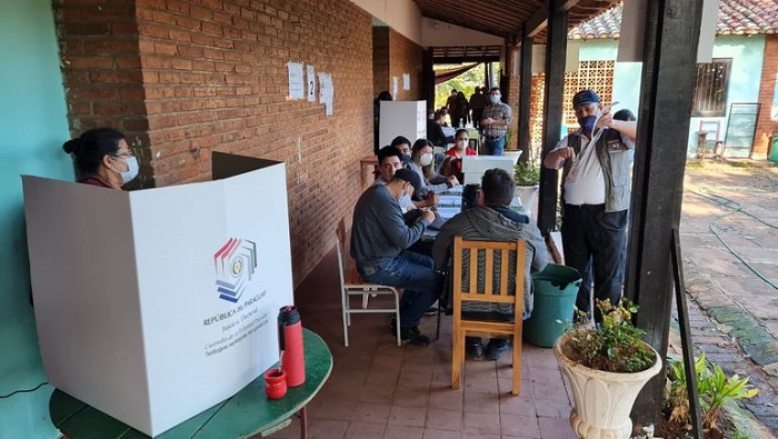 Las autoridades electorales paraguayas destacaron una amplia participación de la población en los comicios.