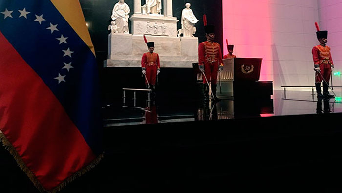 Siguiendo con la pretensión de infundar la agresión contra Venezuela, la vicepresidenta colombiana enfatizó que Caracas además de tener una 