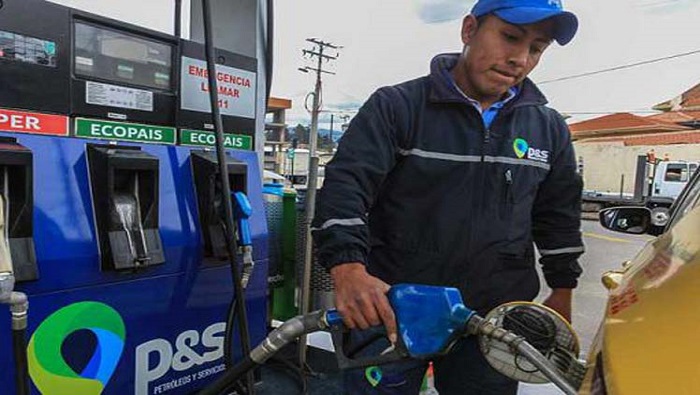 El decreto presidencial para fijar un sistema de bandas de precios de los combustibles fue firmado durante la gestión de Lenín Moreno.