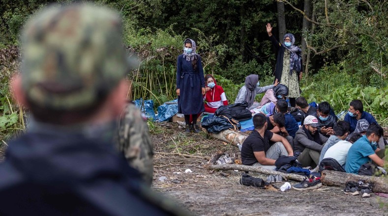 La frontera entre Polonia y Bielorrusia ha visto estallar una nueva ola de migrantes en medio de las sanciones impuestas a Minsk por la Unión Europea (UE).