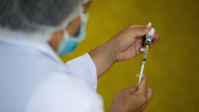 La vicepresidenta Delcy Rodríguez detalló que el refuerzo de la vacunación comenzará con el personal de salud.