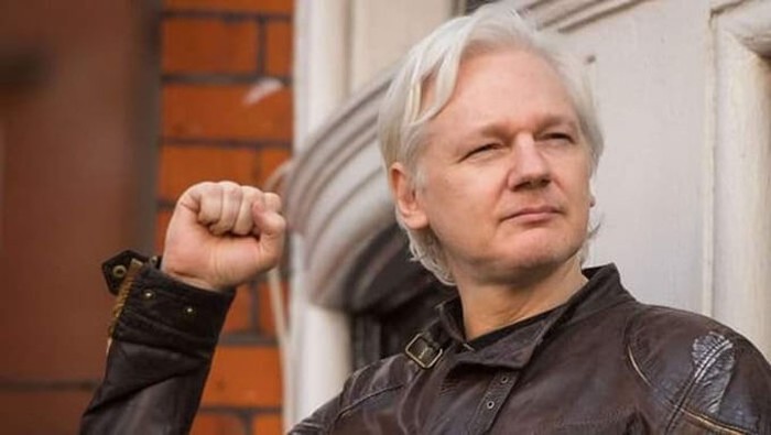 El Tribunal Superior de Justicia de Londres aprobó el 10 de diciembre pasado, la extradición de Assange a EE.UU. En estos momentos, está recluido en la prisión de máxima seguridad de Belmarsh, en Reino Unido.