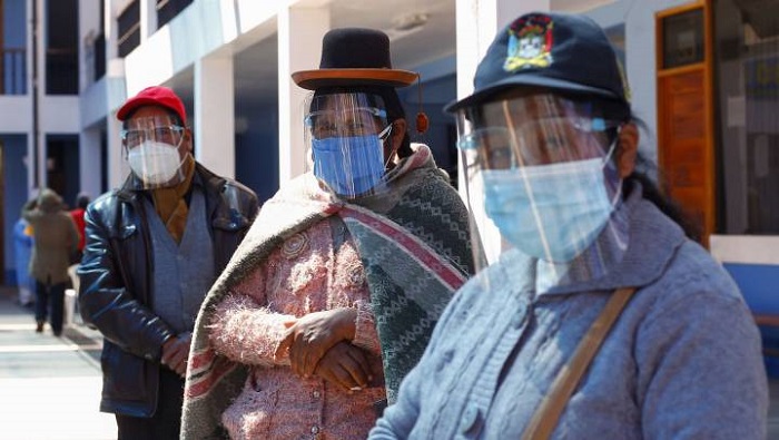 El mandatario de Bolivia, Luis Arce, instó a la población a vacunarse para evitar el aumento de contagios por la Covid-19.