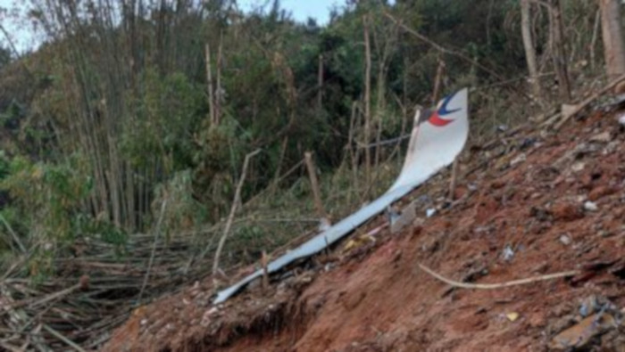La Administración de Aviación Civil de China declaró el sábado que las 132 a bordo del avión murieron debido al percance.