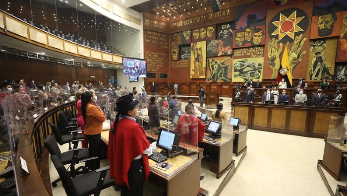 La Asamblea Nacional de Ecuador ha rechazado proyectos legislativos del presidente, quien a su vez, amenza con gobernar con decretos.