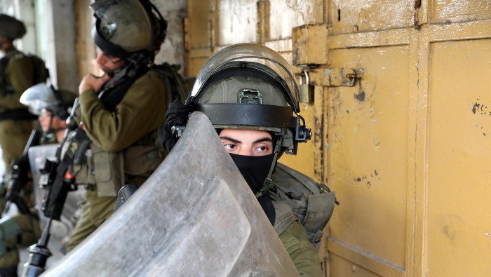 Las fuerzas israelíes irrumpieron en la explanada mediante el empleo de bombas de sonido y balas de gomas.