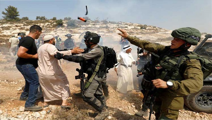 Medios locales informaron que durante la redada cerca de 12 palestinos resultaron detenidos por las fuerzas sionistas.