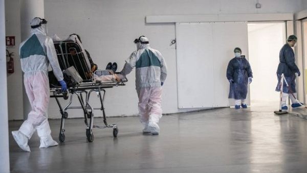 El Ministerio de Salud indicó a la población a usar equipo de protección respiratoria en todos los lugares públicos cerrados o abiertos al público. 