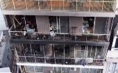 Tras el incendio iniciado en el sexto piso del inmueble, el Cuerpo de Bomberos de Buenos Aires detuvo el servicio de gas en todas las viviendas de la manzana para evitar posibles explosiones.