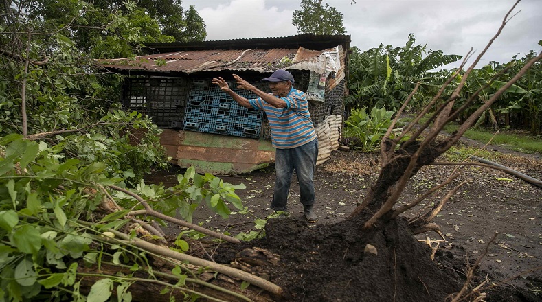 En Nicaragua, Bonnie provocó inundaciones de ríos, caída de árboles y daños a viviendas, con afectaciones en las localidades sureñas de Rivas, Bluefields y San Juan.