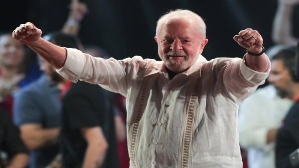 Encuesta revela que 51 % de jóvenes respalda a Lula en Brasil