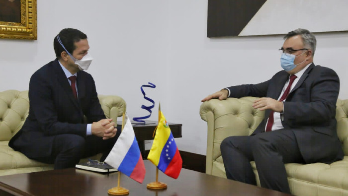 El alto diplomático venezolano calificó de “grato” el encuentro “como parte de la agenda permanente de intercambios”.