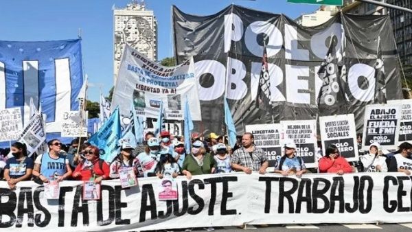 Organizaciones de Argentina exigen incremento de salario mínimo
