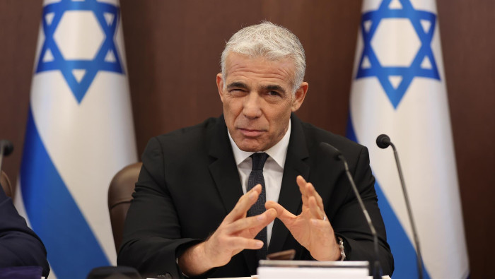 La Cancillería palestina señaló que Lapid expresó la aprobación del Gobierno israelí a la orden de disparar contra Abu Akleh.