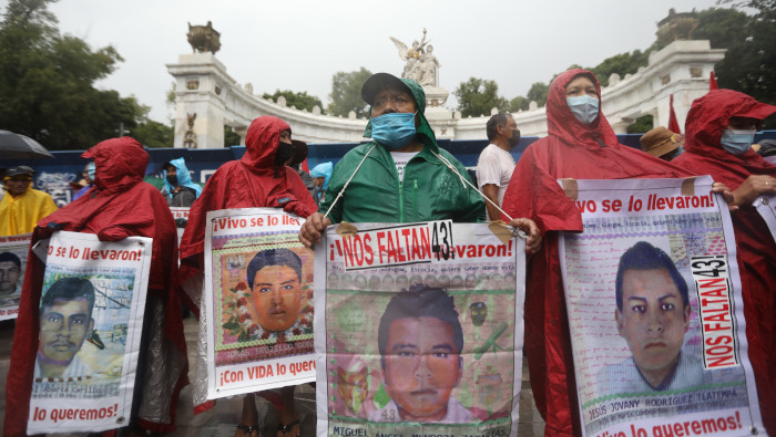 Este lunes, los padres de los 43 estudiantes desaparecidos de Ayotzinapa, junto a organizaciones sociales, realizarán una marcha para exigir la verdad y justicia.