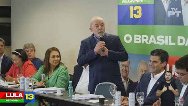 Lula da Silva encabeza sondeo para segunda vuelta electoral en Brasil
