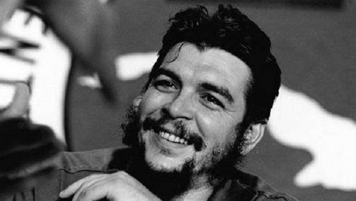 El Che devino ejemplo e inspiración para los revolucionarios y personas de todo el mundo interesadas en construir un orden social más justo.