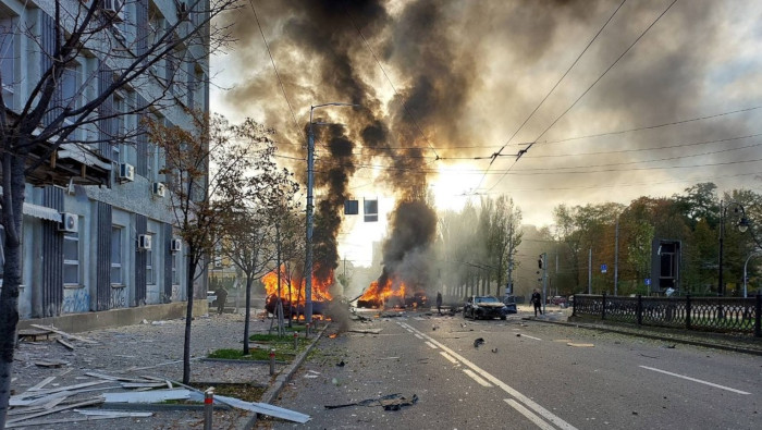 Una explosión ocurrió cerca del monumento a Grushevski en la calle Volodimirska, donde se encuentra la sede del Servicio de Seguridad de Ucrania.