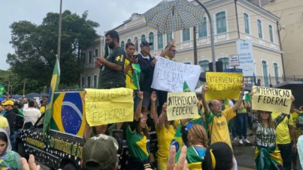 Simpatizantes de Bolsonaro piden la anulación de las elecciones