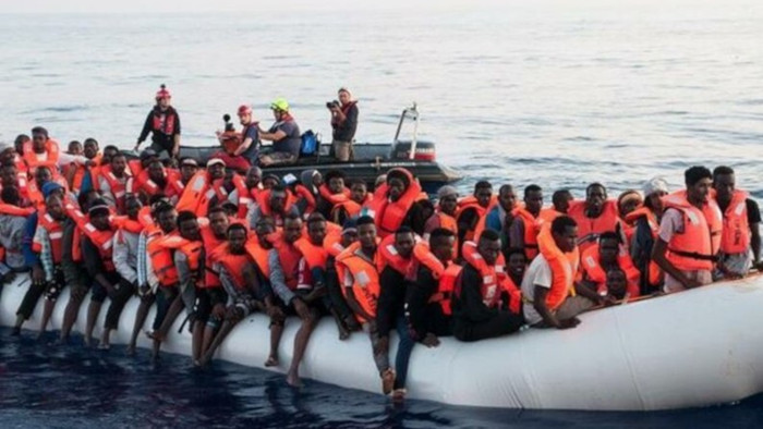 Más de mil migrantes se encuentran a bordo de varios barcos ONG´S esperando puerto seguro. Italia se niega a permitir la entrada de migrantes.