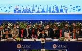 La cumbre de Asia Oriental ha reunido a los líderes de la ASEAN con socios externos como Estados Unidos, China, Rusia, India, Japón, Australia y la Unión Europea , que acudió como invitada.