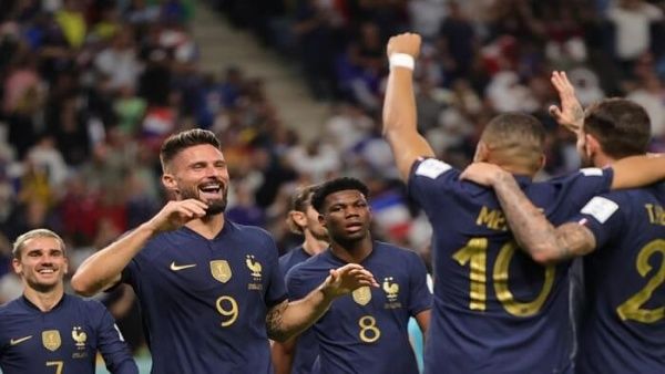 Francia golea 4 por 1 a Australia y se aferra al bicampeonato