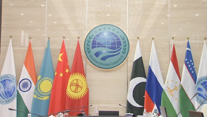 La OCS es una organización internacional fundada el 15 de junio de 2001 por los líderes de China, Rusia, Kazajstán, Tayikistán, Kirguistán y Uzbekistán.
