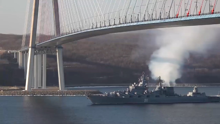 Un destacamento de buques de guerra de la Flota del Pacífico zarpó desde Vladivostok para participar en la maniobra.
