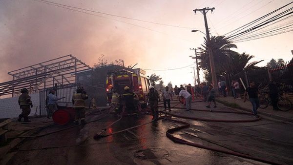 Incendio forestal en Chile ha dejado al menos 67 heridos