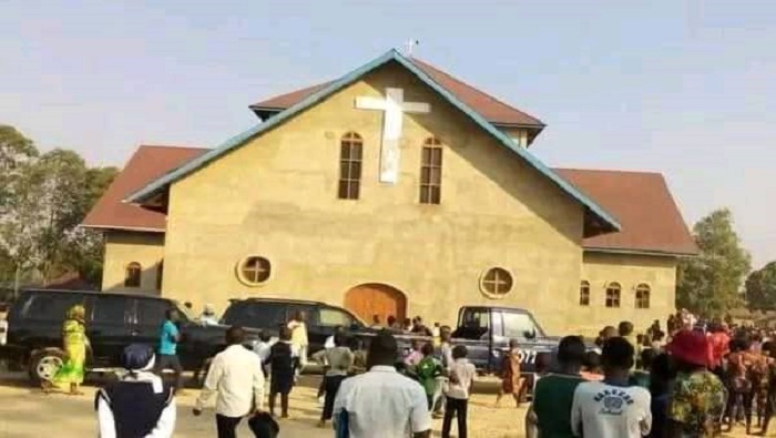 Ataque extremista a iglesia en Congo mata a al menos 17 fieles | Noticias |  teleSUR