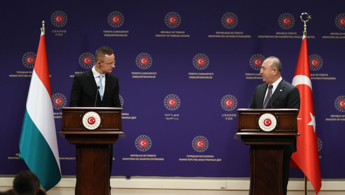 El ministro turco de Asuntos Exteriores adelantó la reanudación de las negociaciones con Suecia y Finlandia para el 9 de marzo.