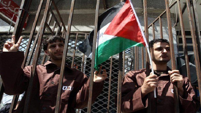 Los palestinos detenidos en cárceles de Israel anunciaron que su campaña de desobediencia se radicalizará hasta convertirse en huelga de hambre.