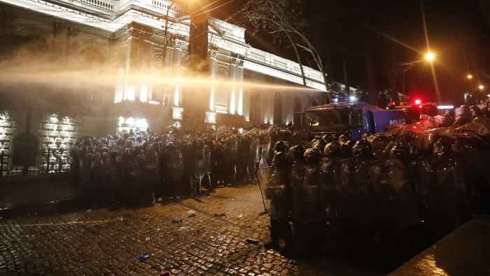 La presidenta del país, Salomé Zurabishvili, respaldó las protestas y declaró que los manifestantes 