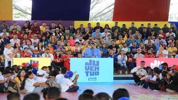 Presidente venezolano asiste a Congreso Nacional de la Juventud