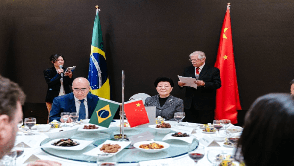 Brasil y China acuerdan acciones comerciales en monedas locales