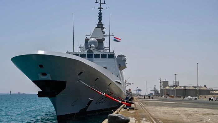Barcos de la Armada francesa han encabezado también la evacuación de ciudadanos de otros países en medio de los combates desatados hace dos semanas en Sudán.