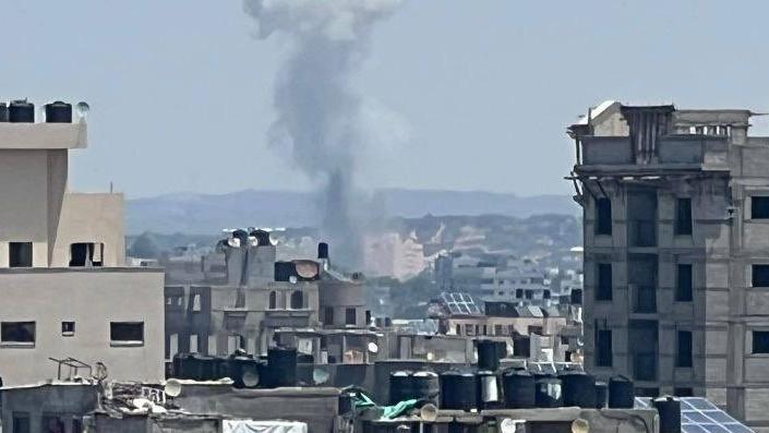 Hamas, partido político que dirige la Franja, dijo en un comunicado que los cohetes lanzados desde Gaza fueron una respuesta a la “masacre cometida por la ocupación israelí”.