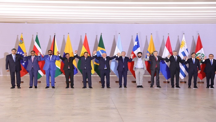 Durante la cumbre de presidentes suramericanos, el presidente de Venezuela insistió en avanzar hacia una nueva etapa basada en el respeto, tolerancia y unión en la diversidad.