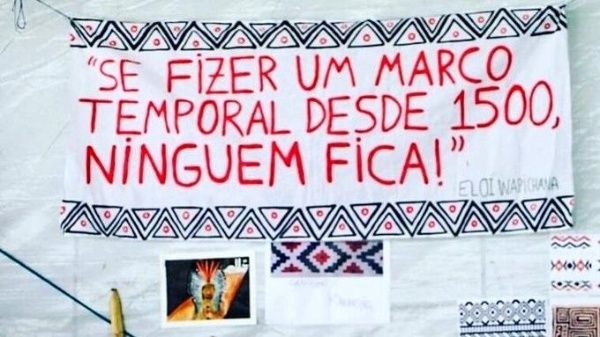 Indígenas brasileños protestan contra demarcación territorial