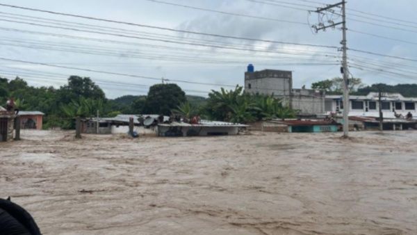 Gobierno ecuatoriano declara emergencia vial en Esmeraldas