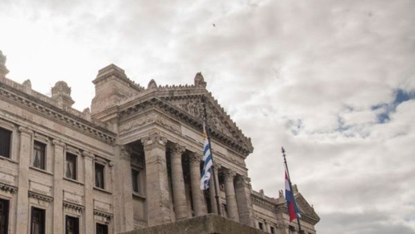 Parlamento de Uruguay aprueba un Fondo de Emergencia Hídrica